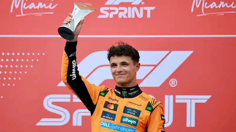 Lando Norris, Formula 1'in Yeni Şampiyonu Olarak Tarihe Geçti