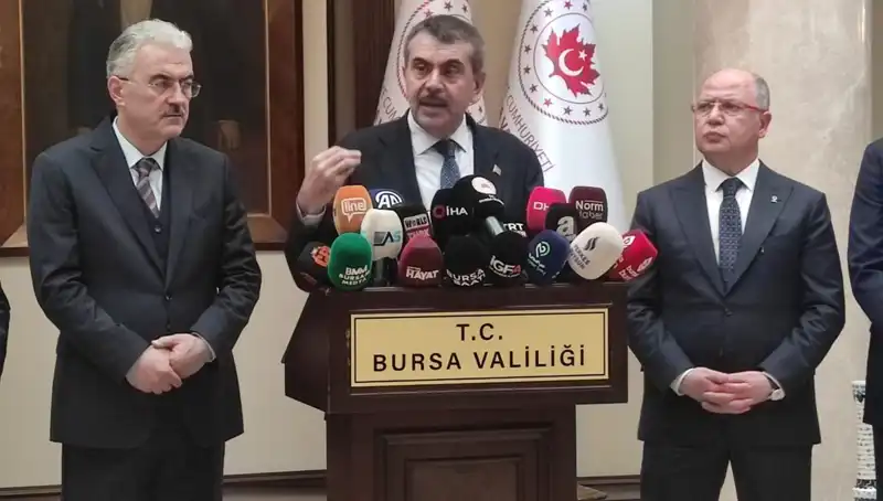 Protestolara Katılan Çalışanlara Yaptırım Uyarısı: Bakan Tekin’den Açıklamalar