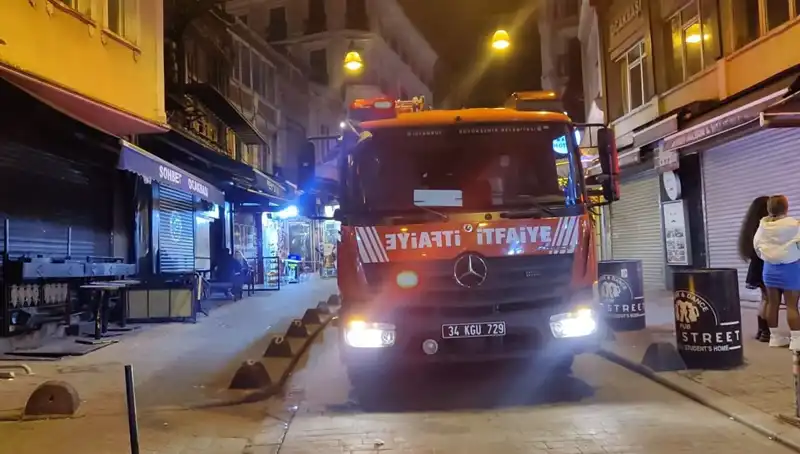 Beyoğlu'nda Asansör Boşluğuna Düşen Müşteri: O Anlar ve Sonrası