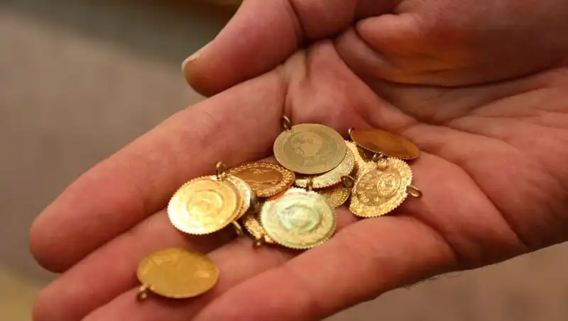 Altın Fiyatları Nisan Ayında Yükseliyor: Canlı Güncellemeler Burada!