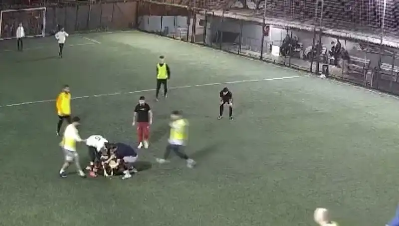 İki Ayrı Halı Sahada İki Trajik Ölüm Olayı: Neler Yaşandı?