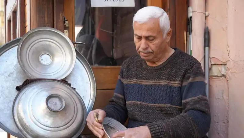 Zamana Yenik Düşen Meslekler: Geçmişin Esintisi Bugün Ne Anlatıyor?