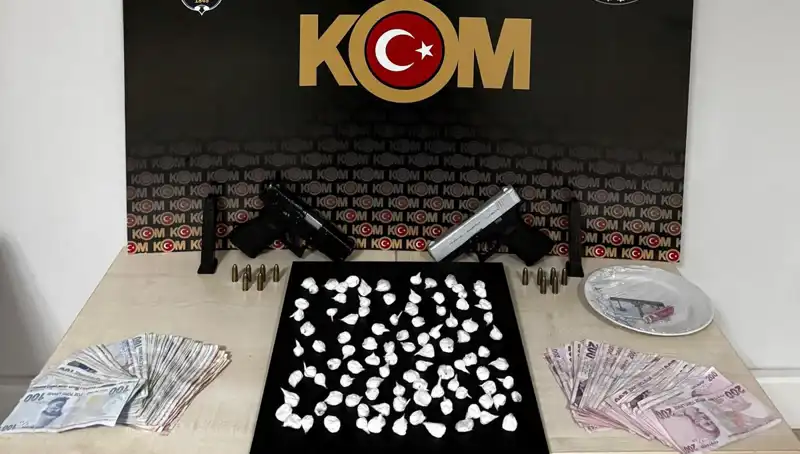 Çeşme'de Silahlı Saldırı İddiası: Üç Kişi Gözaltına Alındı