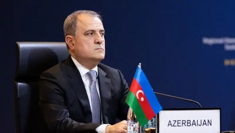 Azerbaycan ve Ermenistan'dan Tarihi Anlaşma: Barış Yolda