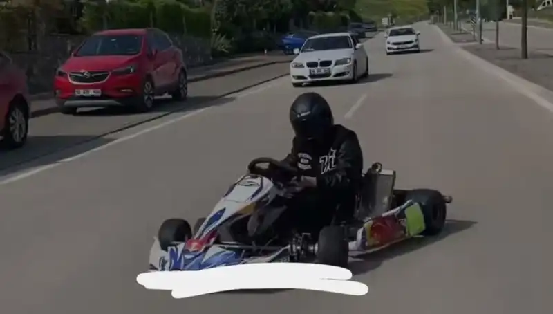Go-Kart Sürücüsünden Şok Edici Drift Gösterisi: Tehlikeli Oyunu Kameralara Yansıdı