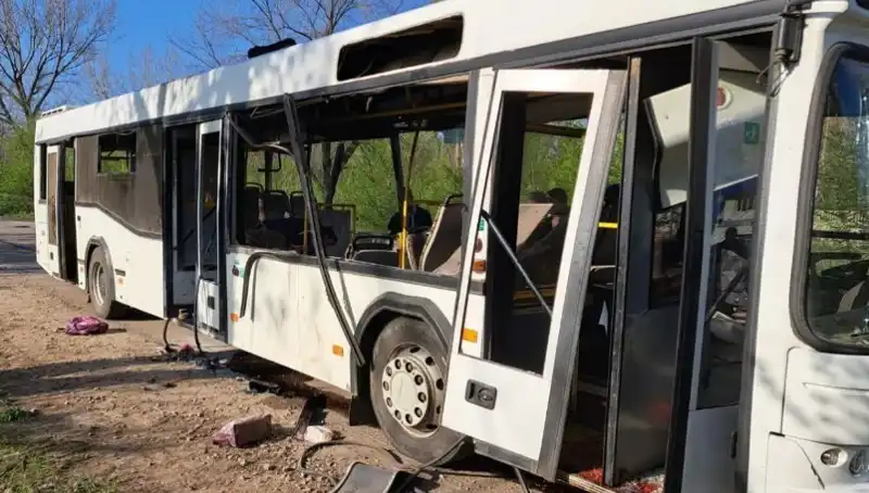 Otobüse Yapılan Rus Saldırısı: 9 İşçi Hayatını Kaybetti, Onlarca Yaralı