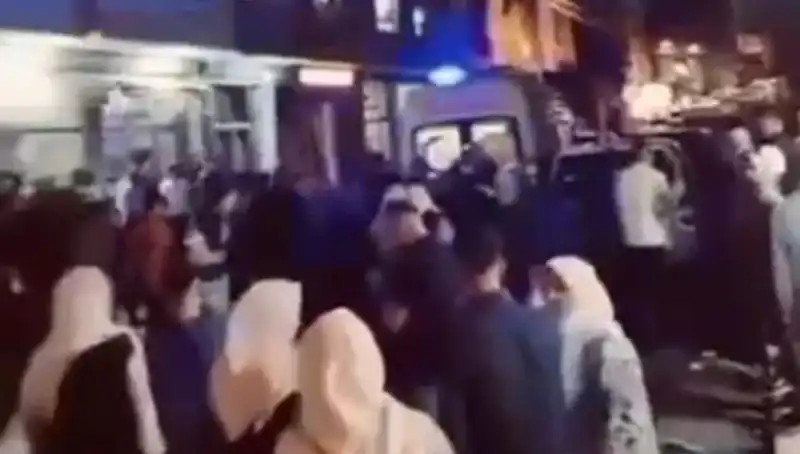 14 Yaşındaki Kader, Balkondan Düşerek Ağır Yaralandı: Aile Kabusu
