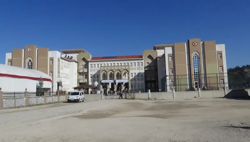 Ortaokulda Uygulanan Şiddet: Öğrenci ve Öğretmen Arasındaki Tartışma Patlak Verdi