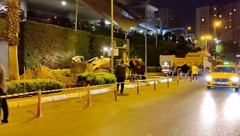 AVM Girişinde Doğalgaz Paniği: Alışveriş Cennetinde Şoke Eden Anlar