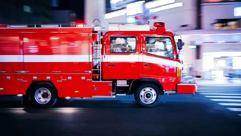 Tokyo’da Korkutan Bina Yangını: İki Yaralı Hastaneye Kaldırıldı
