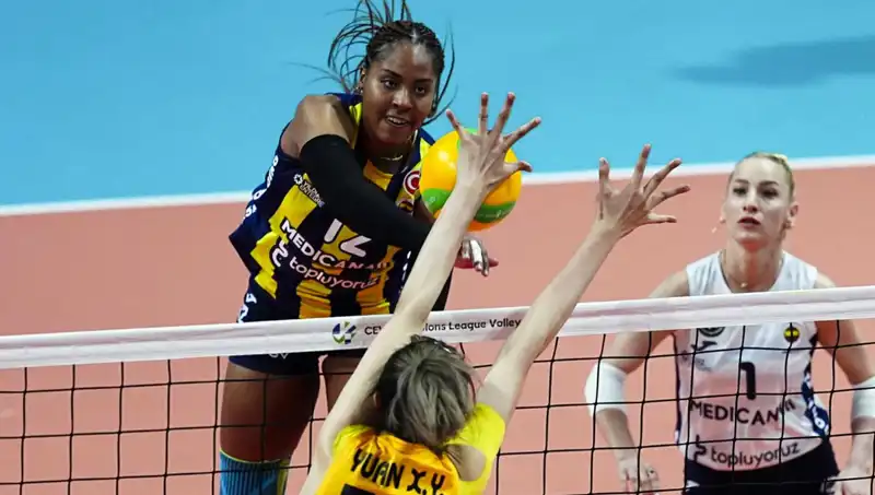 Fenerbahçe, Vakıfbank'ı Avrupa'da Antikak: 3-0’lık Dominasyon!