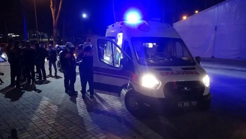 Parkta Silahlı Kavga! İki Grup Arasında Çatışma Ortalığı Karıştırdı