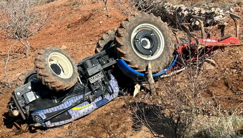 Siirt’te Devrilen Traktör Kazasında Sürücü Hayatını Kaybetti