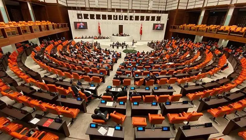 Emekli İkramiyesinde Tarihi Artış: 4 Bin TL Teklifi TBMM'de Kabul Edildi
