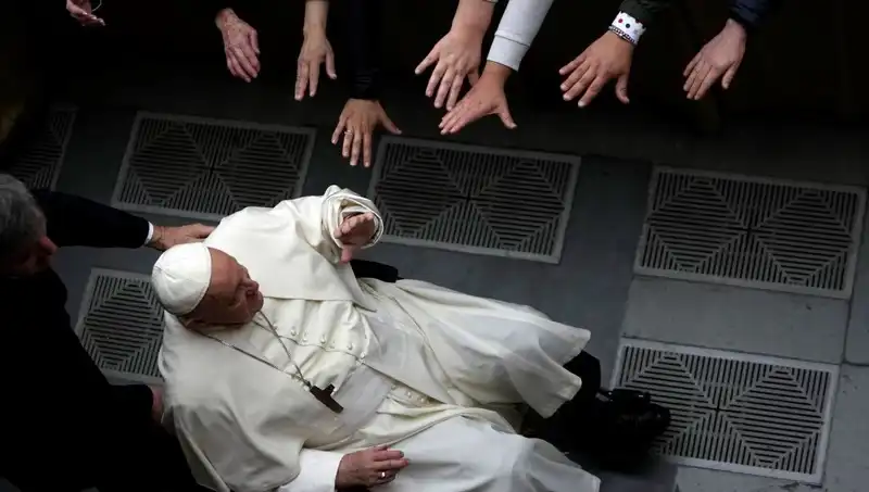 Papa Francis’in İstifası: 600 Yıllık Tarihi Bir Dönüm Noktası mı?