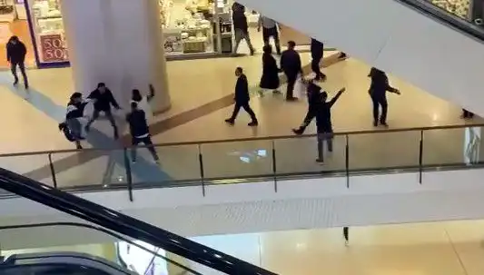 İstanbul'daki AVM'de Yaşanan Kavgalar, Güvenliği Sorgulattı