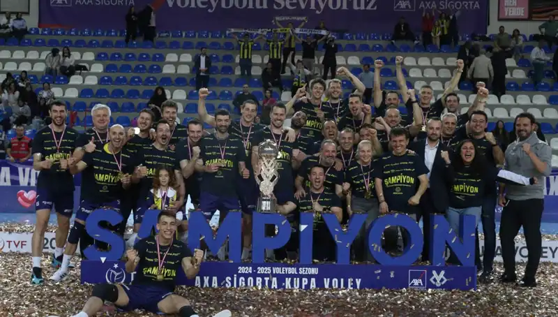 Kupa Voley'de Zirveye Fenerbahçe Yerleşti: Şampiyonluk Kutlamaları Başladı!