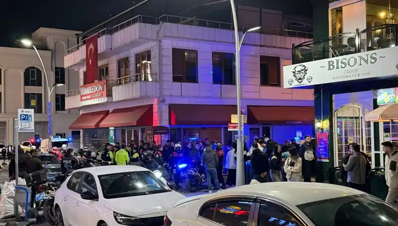 Kafe Önünde Yaşanan Silahlı Saldırı: Çatışma ve Kan Dolu Anlar