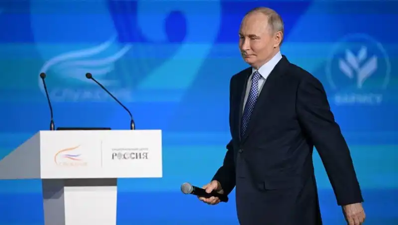 Rusya'nın "Yabancı Ajan" Yasası: Putin'den Yeni Dönem