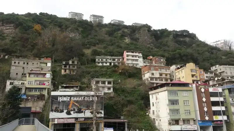 Trabzon’un Akçabük Mahallesi: 17 Yıldır Ölümle Yaşayanların Dramı ve 3 Boyutlu Çözüm