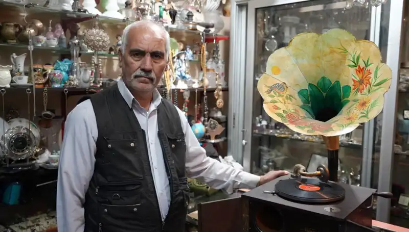 44 Yıldır Antikacılık Yapan Usta: Asırlık Gramofonların Sahibiyle Tanışın