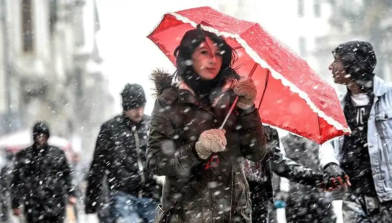 İstanbul'da Soğuk Hava Dalgası Sıcaklıkları Aniden Düşürecek!