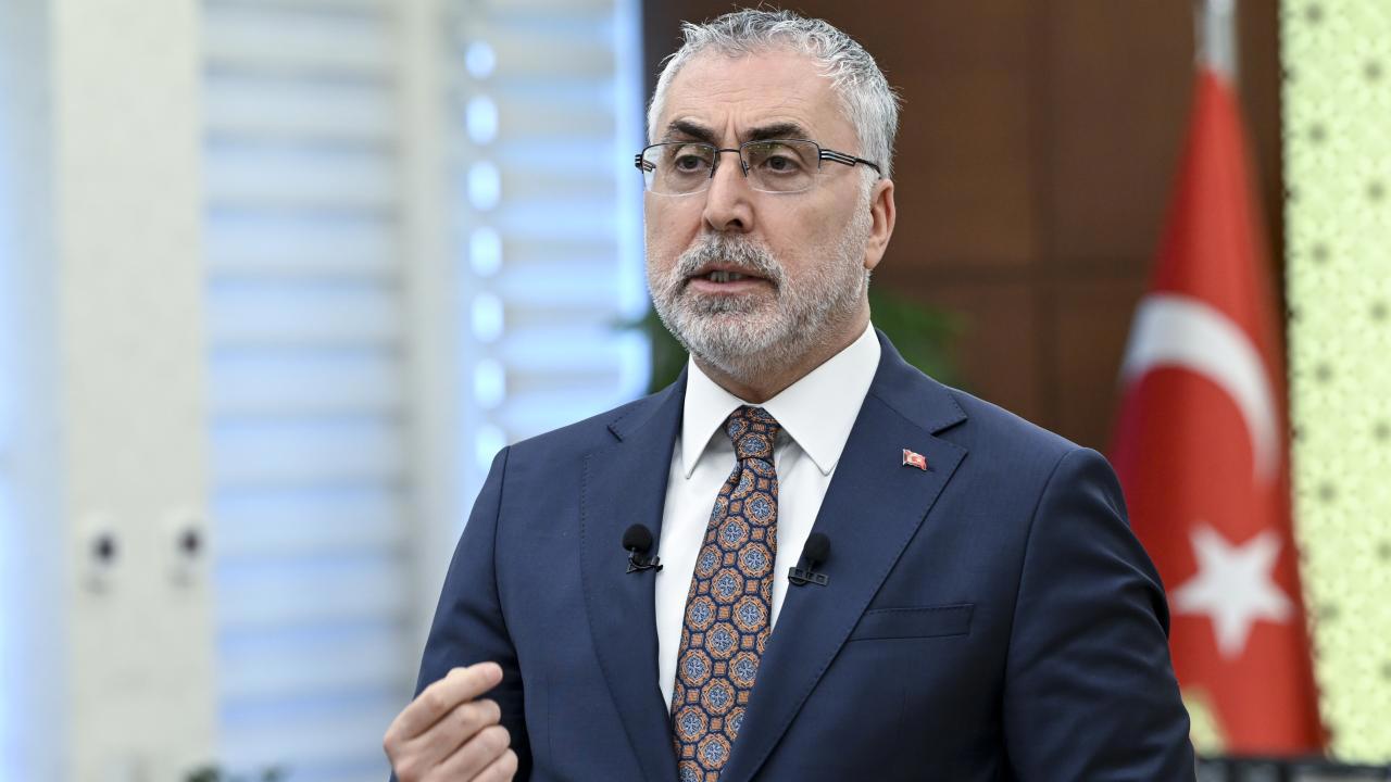 Bakan Işıkhan: Asgari ücrette iyileştirmeyi yapabiliriz