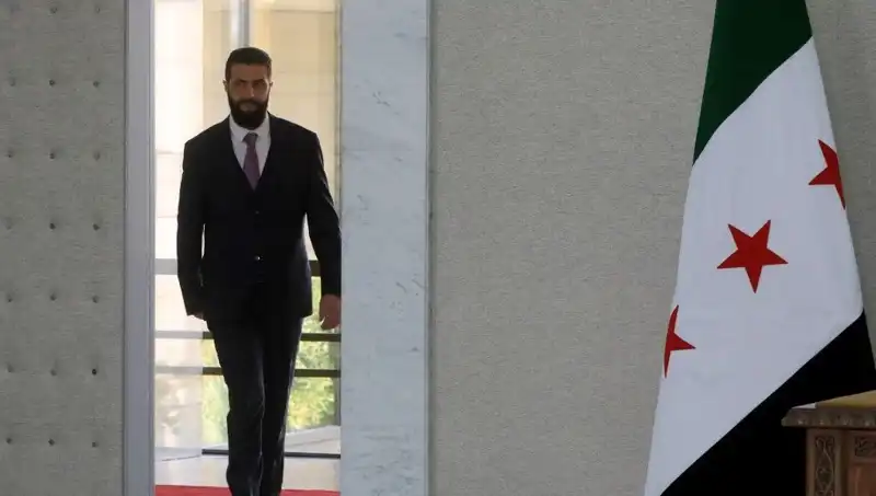 Fransa'nın Suriye'ye Desteği: Şara-Macron Zirvesi Gürültü Yarattı