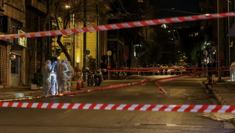 Atina'da Şüpheli Çantanın Patlaması, Kaosa Neden Oldu